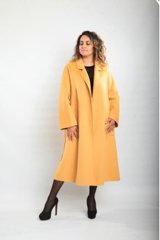 Стильное женское пальто цвета "горчица"